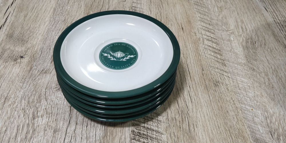 Фарфоровые блюдца