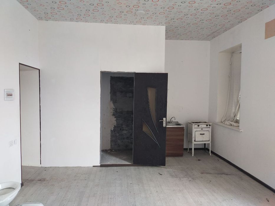 Продаётся однокомнатная кв. (Можно под офис)