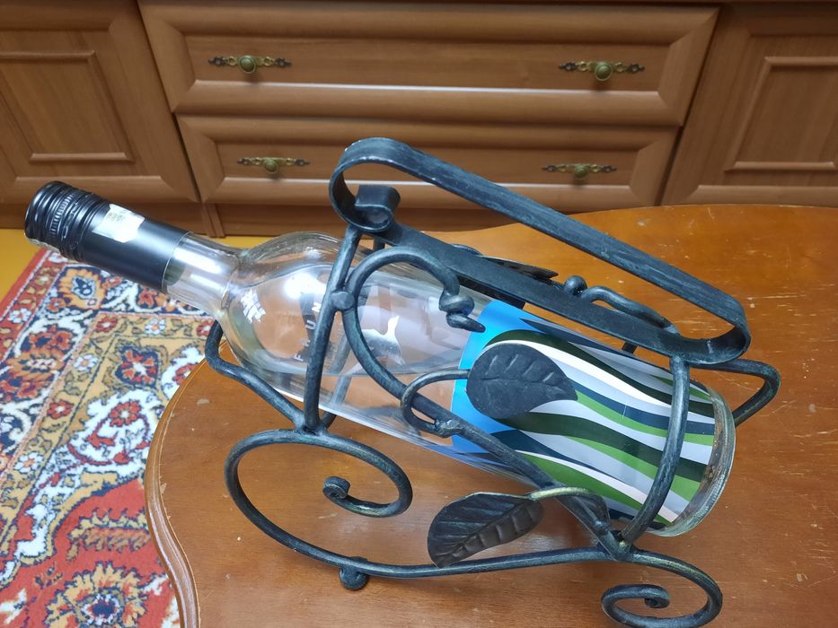 Продам подставку для  бутылки