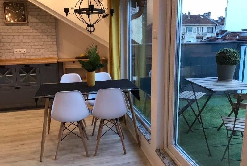 Дава се под наем Двустаен апартамент в София, Витоша - 80 кв.м за 382.5 € - Снимка #1