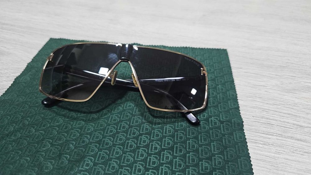 Мъжки слънчеви очила Tom Ford Reno FT0911 28B