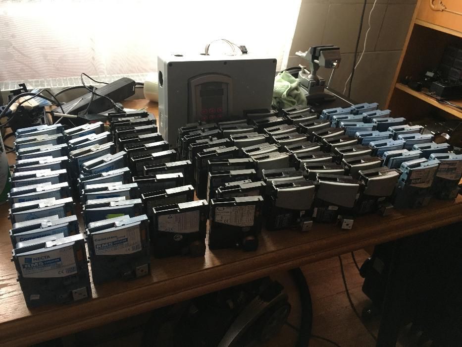 vindem sisteme de plata cititoare de bancnote, jetoniere, restiere