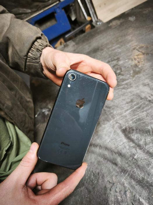 iPhone XR 64 гб