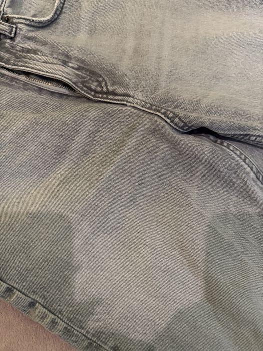 Продавам сиви дънки “mom fit” от зара