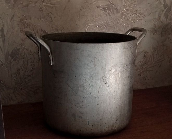 Продается кастрюля