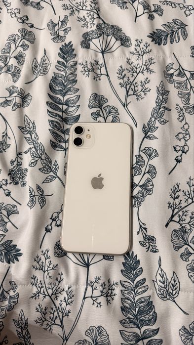 IPhone 11  128GB с коробкой