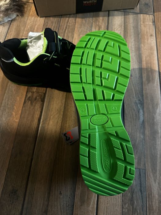 Adidasi wurth modyf noi