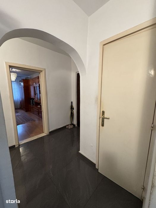 Apartament de 3 camere, Decomandat, 73 mp, Zona Dambul Rotund