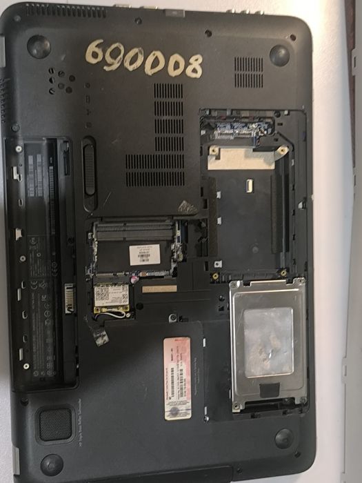 Продам ноутбук HP dv7 на запчасти