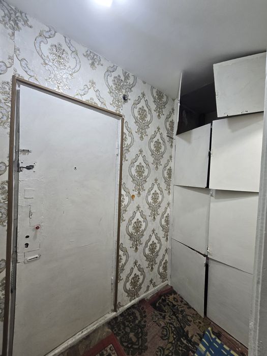 Zudlik bilan farg‘ona shahar muxayyoda 1 xonali kv sotiladi