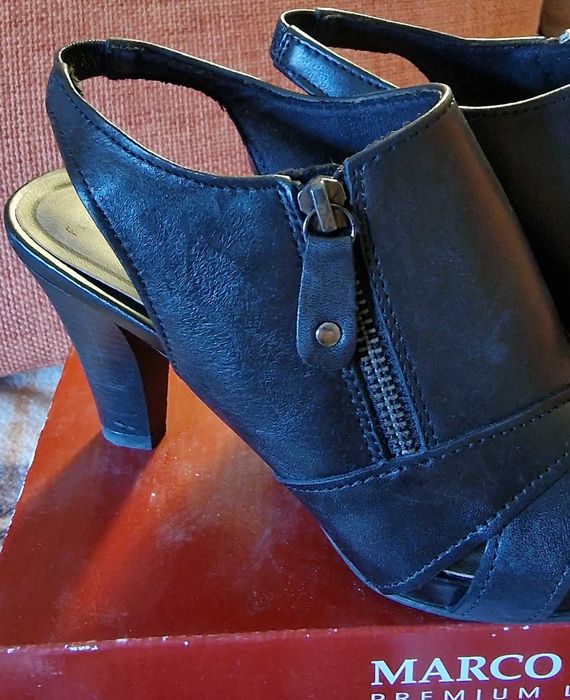 Дамски сандали Marco Tozzi , велур и  кожа  38 и 37 номер  по 30 лв.