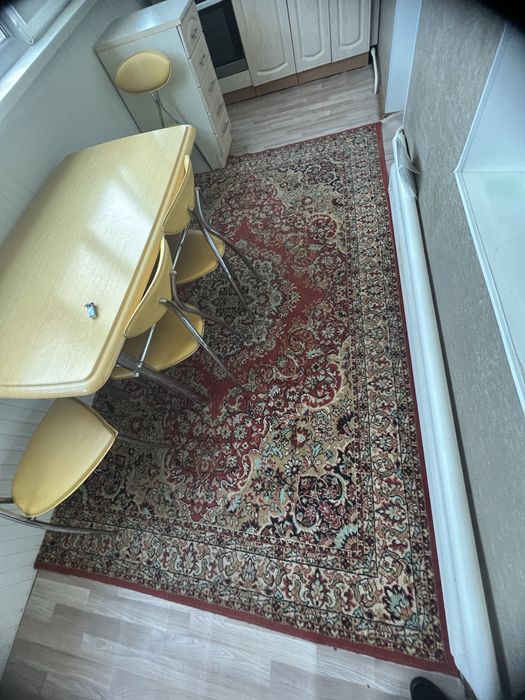 Ковер продам .     .     .       .       .