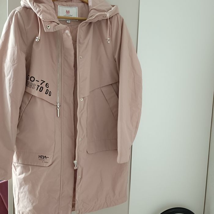 Продается новая женская демисезонная куртка