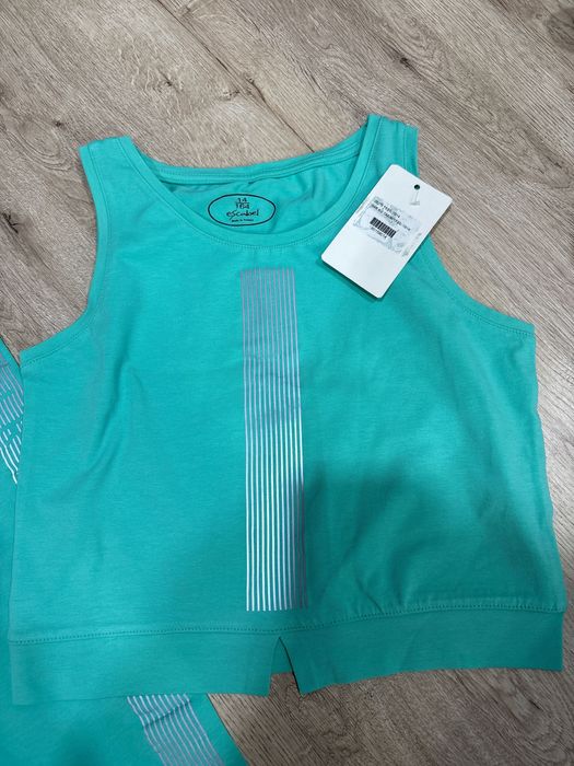 Двойка, лосины и топ