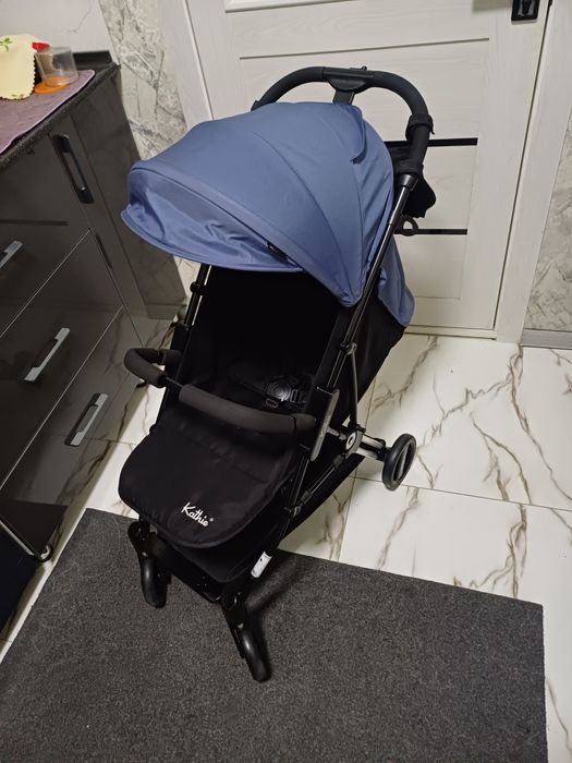 Продаётся фирменный коляска