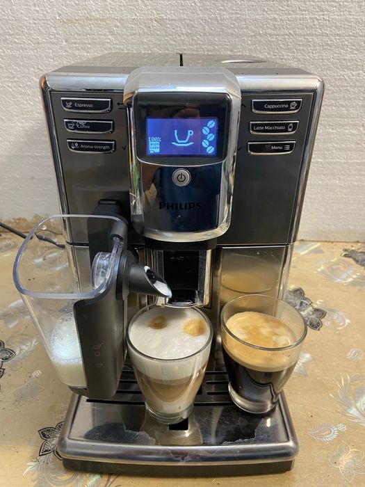 Espresor cafea Philips cu cana de lapte