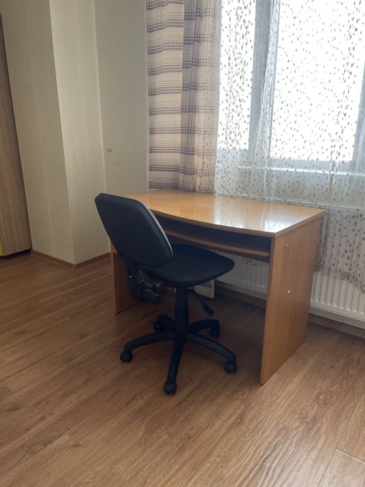 Продается стол со стулом