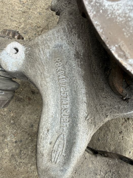 Fuzeta fata stanga dreapta audi a4 b8 b8.5