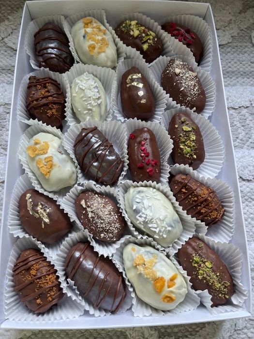 Финики в шоколаде