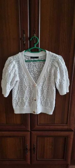 Cardigan superb cu nasturi aurii