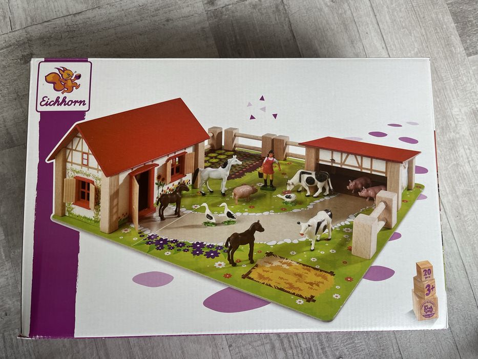 Дървена ферма за игра