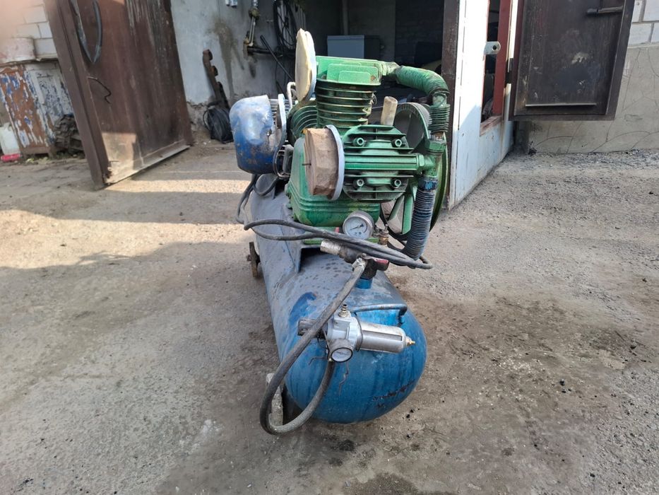 Продам компрессор