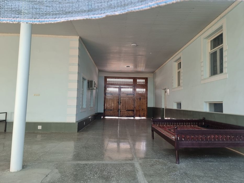 Улуг йул Махаллада уй сотилади 12сот яшаш хонаси 12сот