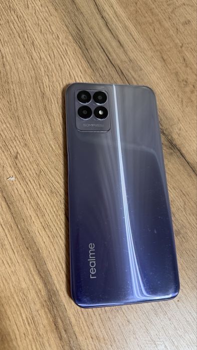 Продам телефон realme