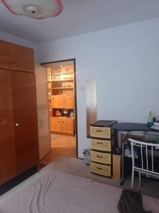 Apartament 3 camere de închiriat
