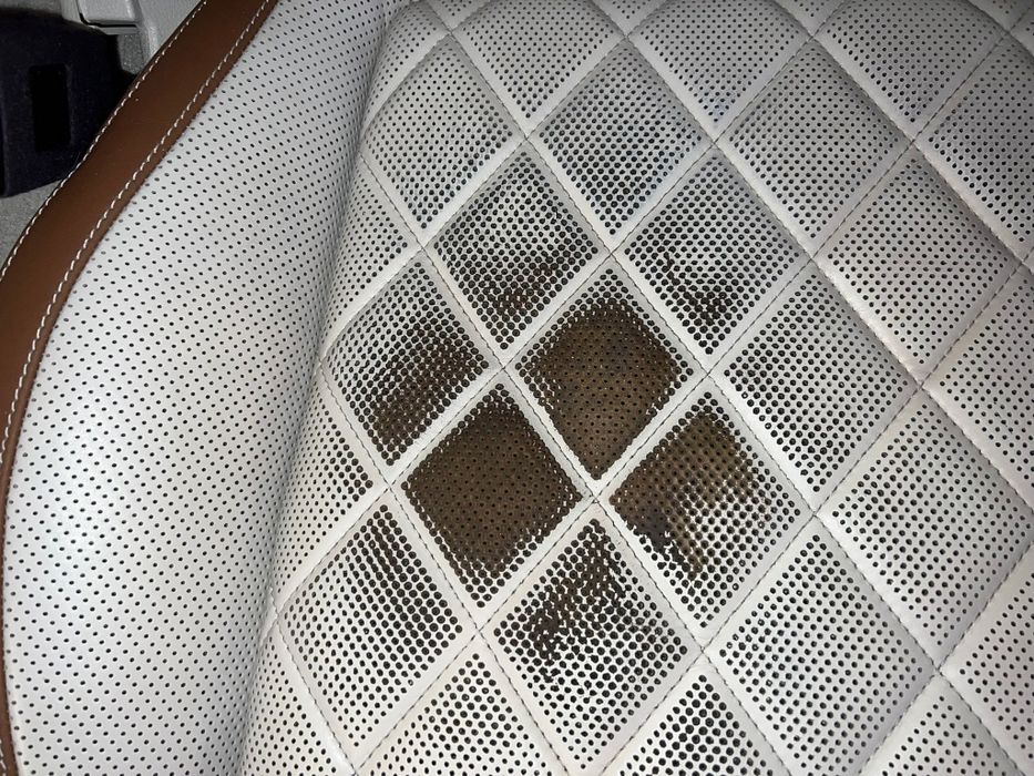 Reconditionare prin Vopsire Interior Piele Auto Scaune Cotiere Volan