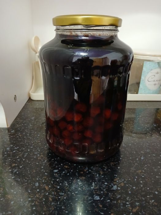 Сары өрік вареньесі бар