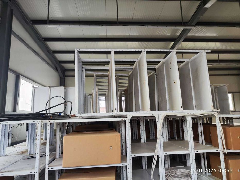 Метални стелажи 90/40/200