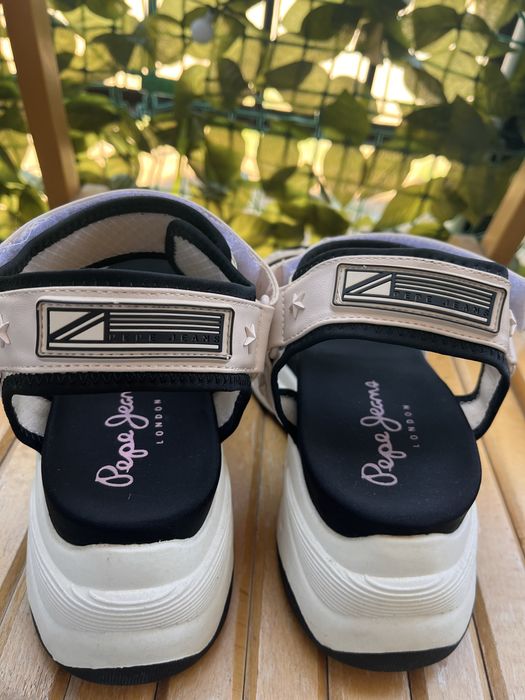 Кецове Adidas ,сандали Pepe jeans