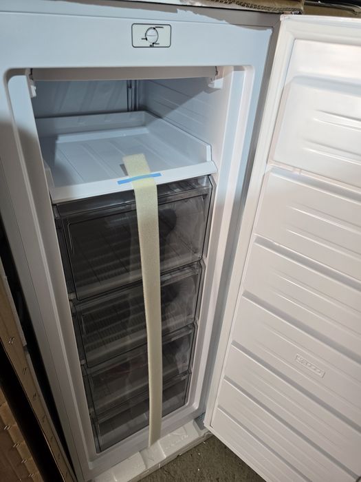 Нов вертикален фризер Мюлер/Muhler 144 см