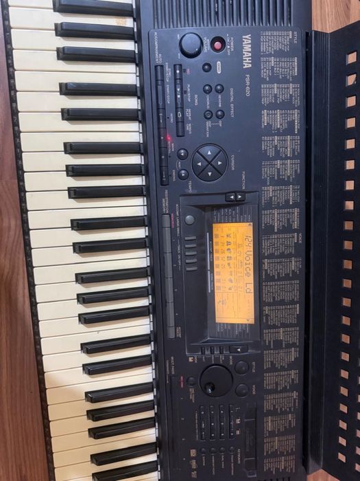 Продам синтезатор Yamaha-psr620