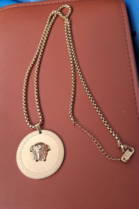 Colier Versace Medusa 130 lei