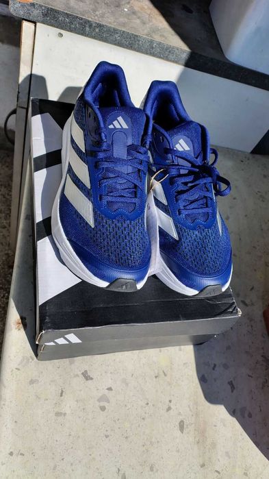 Маратонки adidas, номер 44, стелка 28 см, НОВИ! Левски