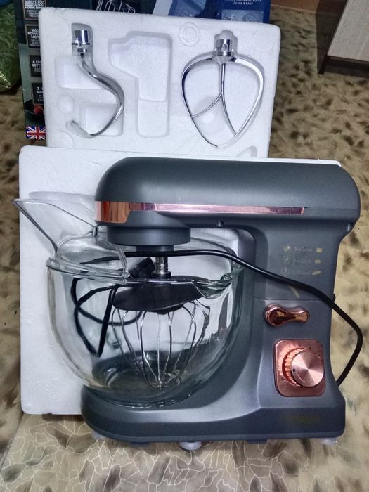 Миксер новый. 6 жылдамдықпен айналады. Доставка бар. блендер