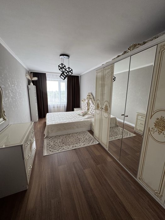 Продам спальный гарнитур