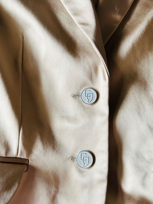 ВТАЛЕНО Сако/златист