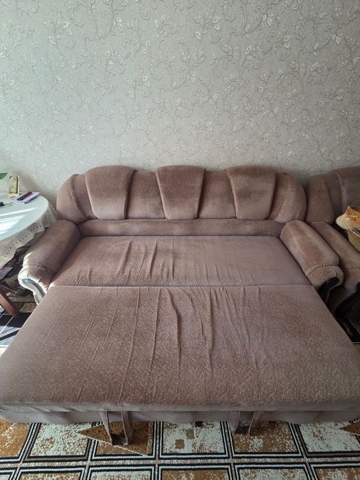 Продам Диван в хорошем состоянии