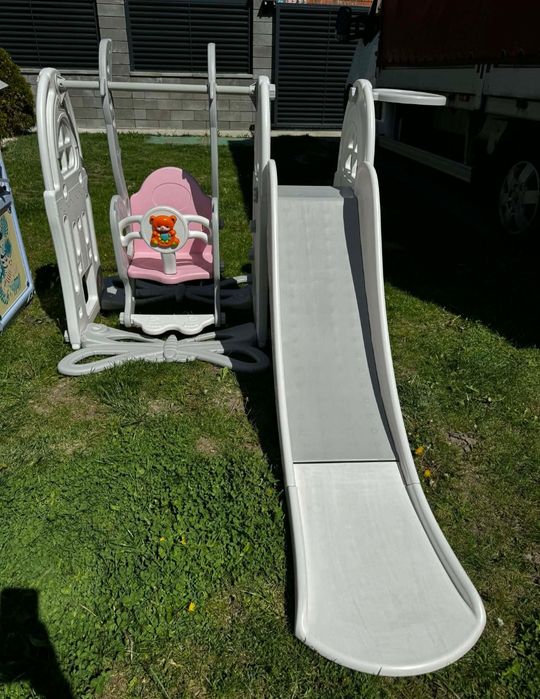Spatiu de joaca topogan