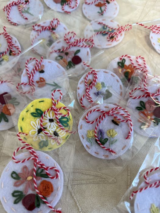 Ръчно изработени мартеници