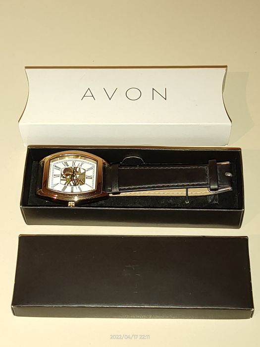 Ceas barbatesc Avon