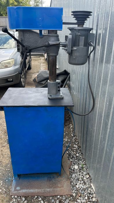 станок сверлильный на станине