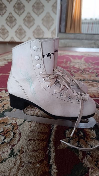 Продаются коньки