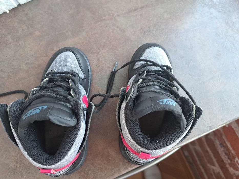 маратонки за момиче кецове,спортни обувки Nike,найк,номер 25,5