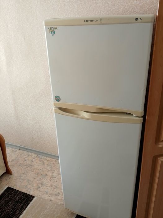 Продам холодильник
