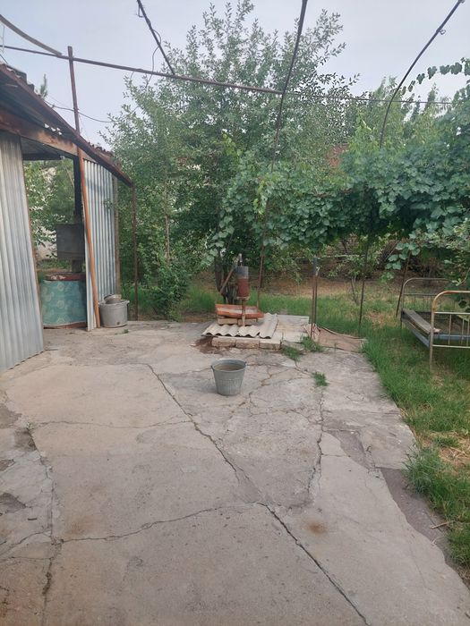 Продаётся дом на земле.