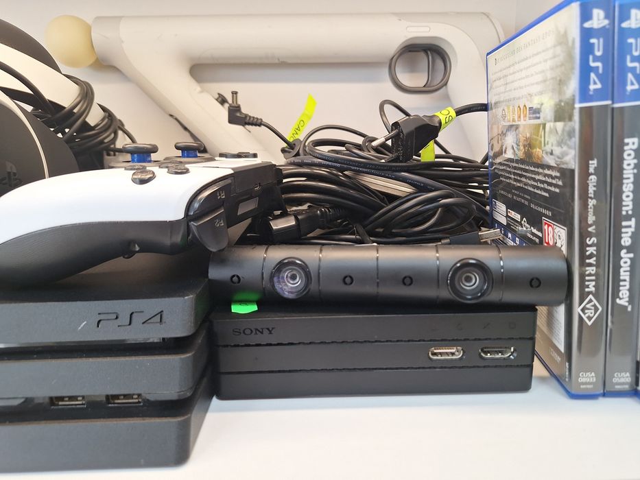 Playstation 4 Pro 1TB, Ochelari Vr,Aim controller,camera Plus jocuri